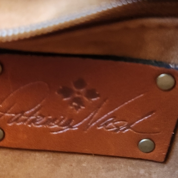 Patricia Nash Rienzo Leather Shoulder Bag. Model: Rienzo. Group: Burnished - Picture 6 of 9